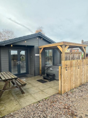 The Slipway Cabins with Hottub